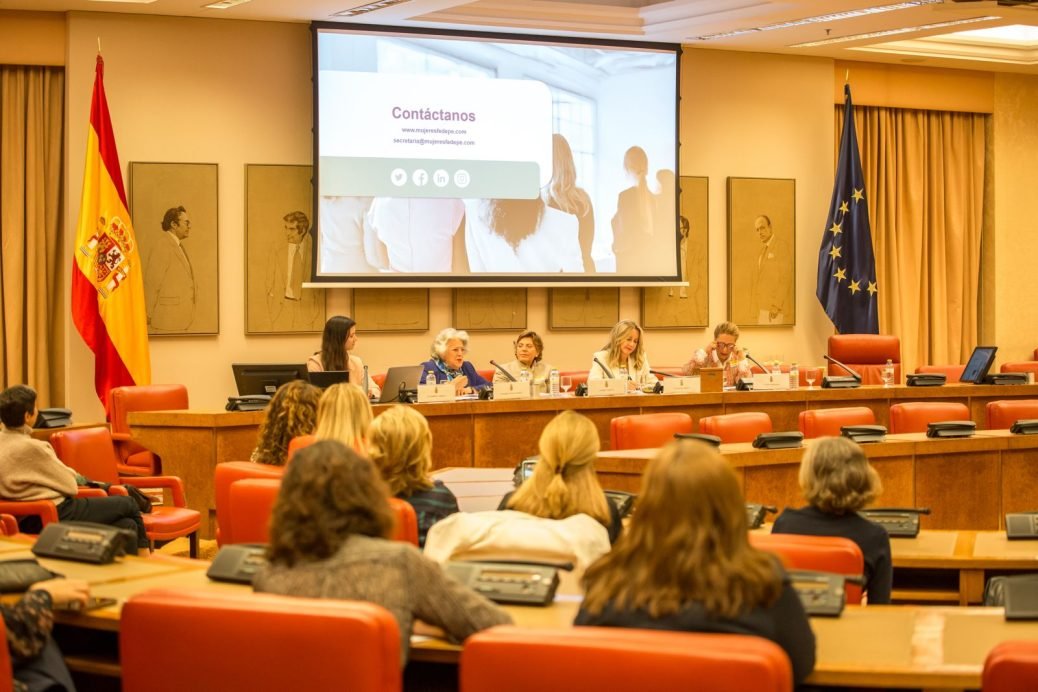 El IV Baròmetre FEDEPE 2024 destaca les barreres per a les dones en l’entorn laboral a Espanya