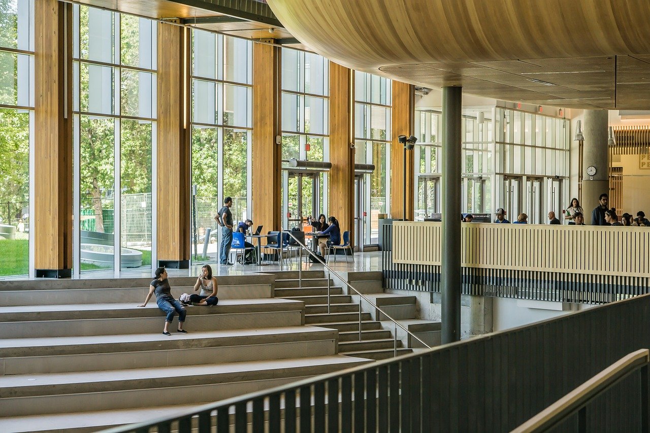 Universidades Privadas en España: Expansión y Desafíos, por Rosa Amor del Olmo